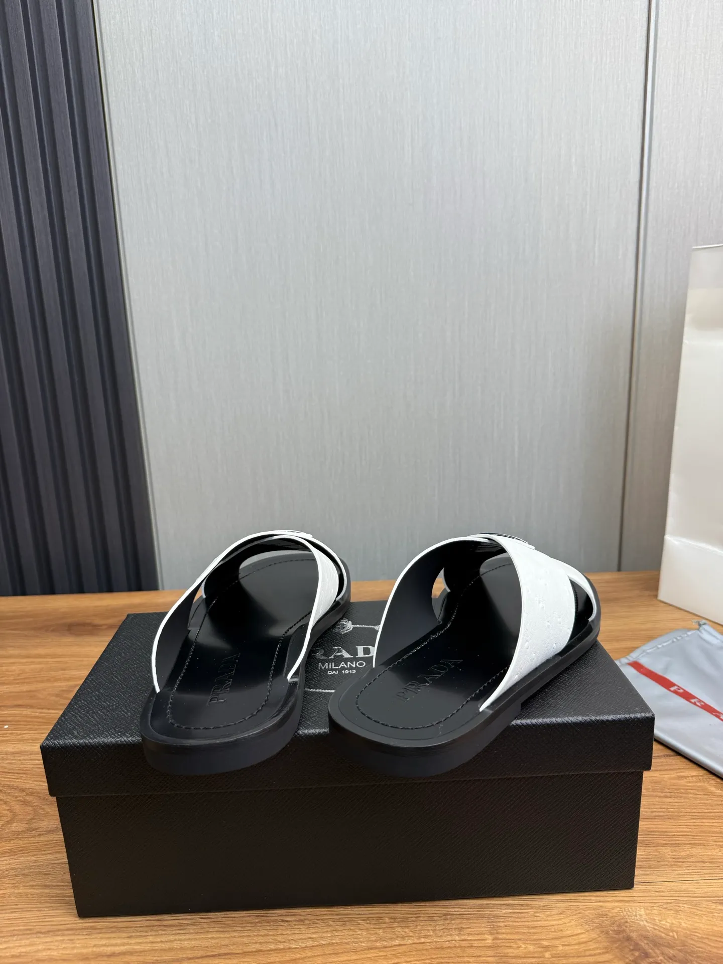 Factory price 340💰 ＰＲＡＤＡPrada - popular men's slippers hot sale 🔥 🩴Official website one to one production 38-45 sizes 45 46 🉑️Customized!